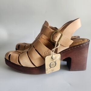 NWT  BORN Hartley Platform Sandals Natural Tan Size 11